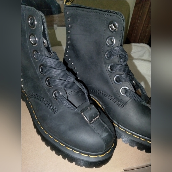Doc Marten (US 8/UK 6/EU 39) Black Gomez Combat Boots - Picture 4 of 6